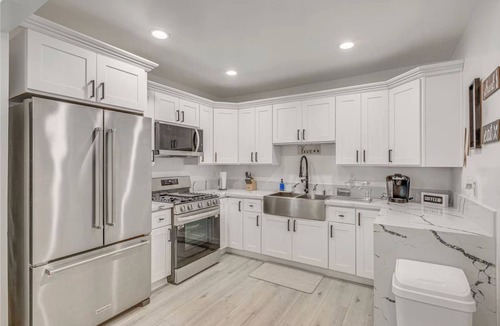East Los Angeles Apartment | Bright 2BR Near Dodgers & DTLA w/WiFi & Comfort