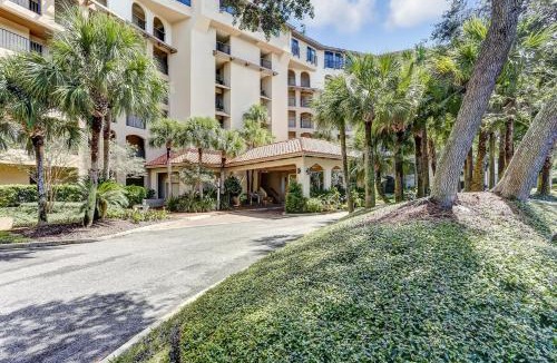 Fernandina Beach House | Bright & airy oceanfront condo with pool, huge balcony, washer/dryer & AC