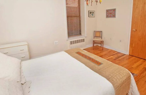 Hamilton Heights Apartment | Bright and Spacious Manhattan 2 bedroom apartment near transportation & markets