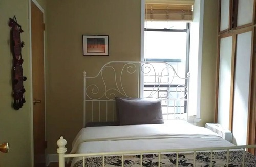 Hamilton Heights Apartment | Bright and Spacious Manhattan 2 bedroom apartment near transportation & markets