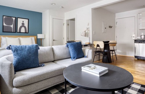 St. Elizabeth's Apartment | Bright Brighton Studio near Mission Park & Green Line, by Blueground
