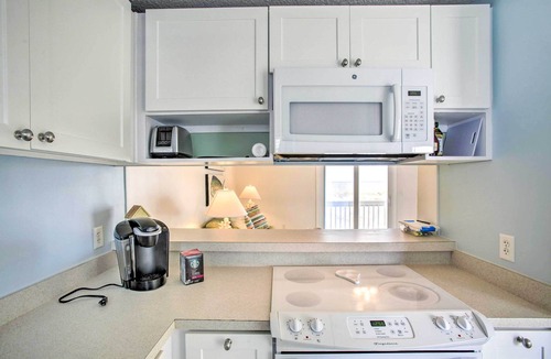 Fernandina Beach House | Bright Fernandina Beach Townhome: Walk to Ocean!