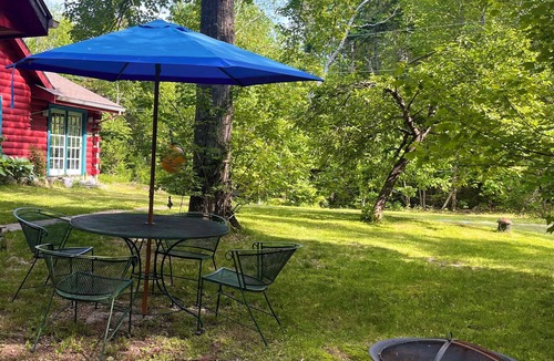 Blue Hill Apartment | Bright, quiet studio apartment in beautiful Blue Hill close to Acadia and hiking