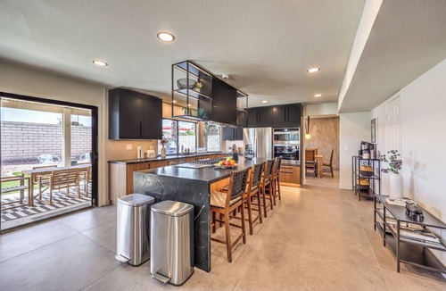 Villa Bonita Estates House | Brilliant 6-bedroom house w Big back yard, gated pool, Jacuzzi and mini golf.