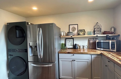Veterans Park Cottage | Burrow on 24th - Hot Tub 1BR/1BA