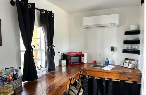 De Funiak Springs Cabin | Cabin on 40 acres with private lake! - Heifer Hotel