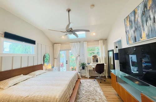 Westminster House | California Dreamin' Retreat: near Disney, Huntington Beach, Long Beach, Anaheim