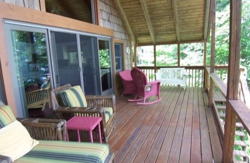 Hope Cottage | Call of the Loon-Cozy, Delightful Cottage on Quiet Hobbs Pond