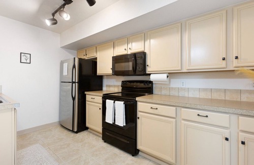 Southwest Ada County Alliance House | Canldewood Loft in Central Boise
