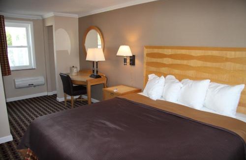 Main Street Hyannis Hotel | Cape Cod Inn