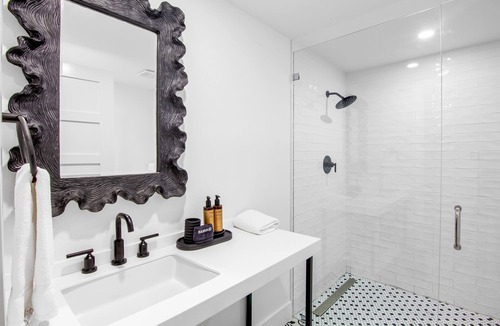 Bradenton Beach Hotel | Captain's Quarters at Anna Maria Island Inn