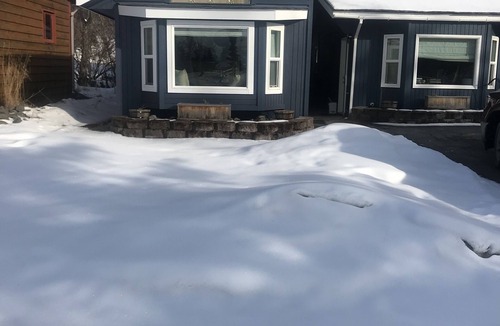 Homer Cottage | CAPTAINS QUARTERS - CASTAWAYnNEW CONSTRUCTION SPACIOUS SUNNY MIDTOWN