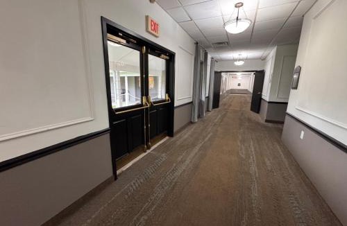 Leesburg Hotel | Carradoc Hall Hotel & Conference Center by The Red Collection