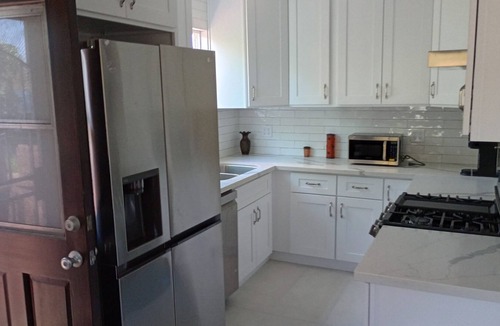 Culver - West House | Casa De La Playa A beautifully Remodeled. 2 Bedroom 1 Bathroom home oasis