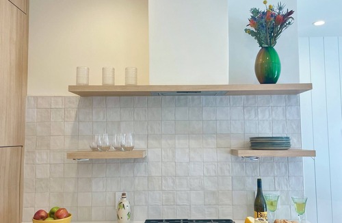 Miracle Mile House | Casa Flora, Brand-New Serene Guest House in Los Angeles with WiFi, AC