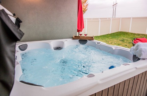 Nampa House | Castle Peak home w/HOT TUB, GAME ROOM + COMMUNITY POOL.