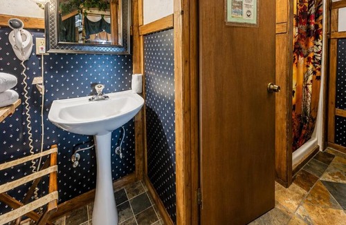 Big Bear Lake Hotel | Castle Wood Cottages