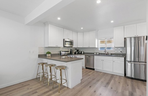 Mid City Hotel | Central Chic Detached Bungalow w/Sofa Bed, Parking, & Laundry