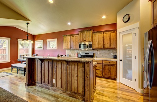 Southwest Ada County Alliance House | CENTRALLY LOCATED & CLOSE TO THE VILLAGE IN MERIDIAN, DOWNTOWN BOISE, & AIRPORT