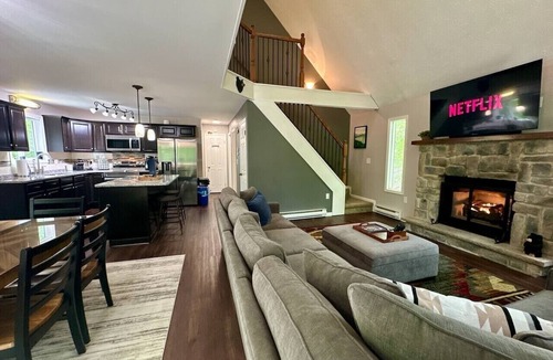 Briar Crest Woods House | Chalet in the Woods ~ Hike/Bike ~ Smokeless Fire