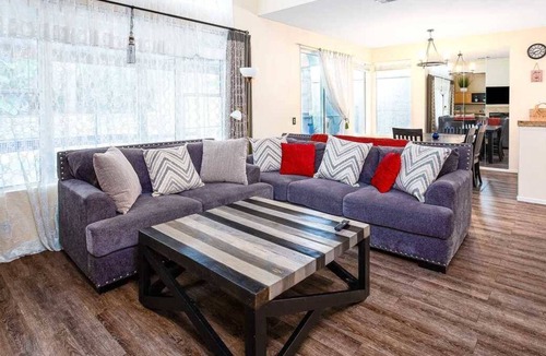 Los Serranos House | Charm of Chino Hills