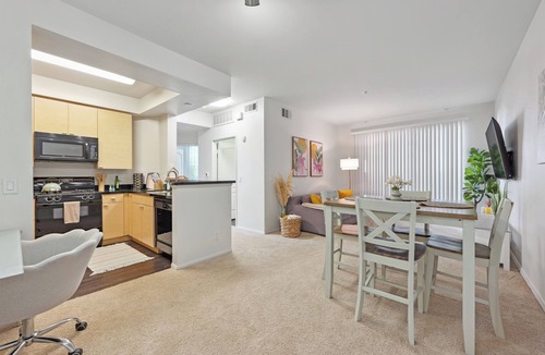 Del Rey Apartment | Charming 2-bedroom in marvelous Marina del Rey with gym, pool! Free parking!