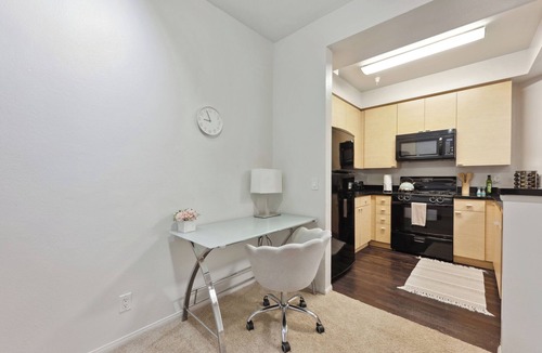 Del Rey Apartment | Charming 2-bedroom in marvelous Marina del Rey with gym, pool! Free parking!