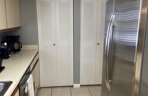 Englewood South Condo | Charming 2-bedroom 2 bathroom condo 2.5 ml from Englewood beach with WiFi, AC