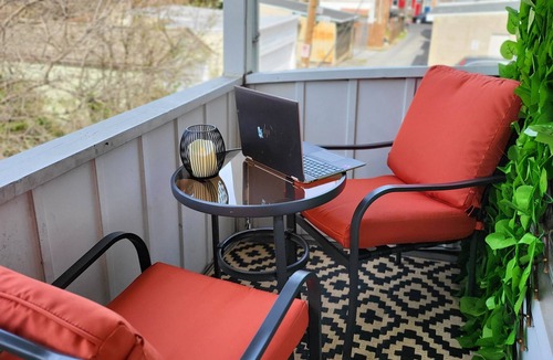 Allentown Apartment | Charming 2-bedroom apartment with WiFi, AC in serene Allentown
