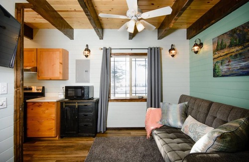 Homer Cottage | Charming 2-bedroom cottage in Homer perfect for relaxing stays.