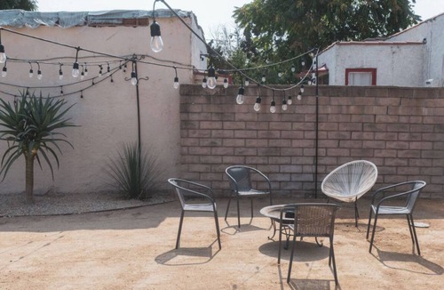 Burbank House | Charming 2-bedroom house in delightful Burbank with WiFi, AC