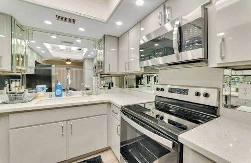 Summerlin House | Charming 2-bedroom townhome with WiFi, AC in vibrant Las Vegas