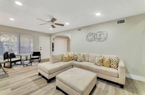 Summerlin House | Charming 2-bedroom townhome with WiFi, AC in vibrant Las Vegas