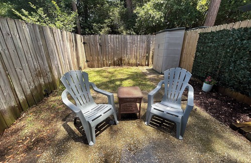 North Northwest Pensacola House | Charming 2-bedroom townhome in delightful Pensacola near golf course