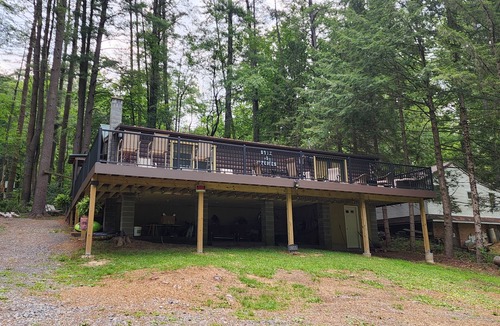 Antes Fort Cabin | Charming 3-bedroom cabin with WiFi, AC in tranquil Waterville