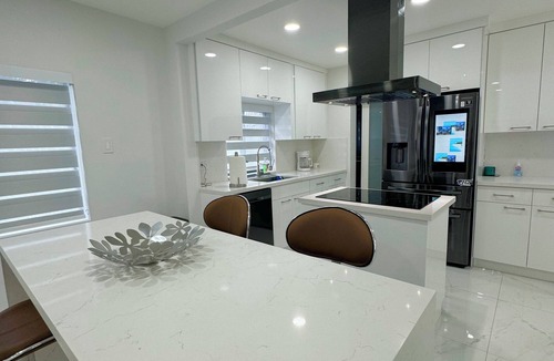 Coral Terrace House | Charming 3-bedroom house in marvelous Miami with AC, WiFi