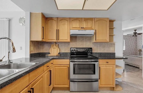 Warm Mineral Springs House | Charming and quiet retreat for your perfect getaway!