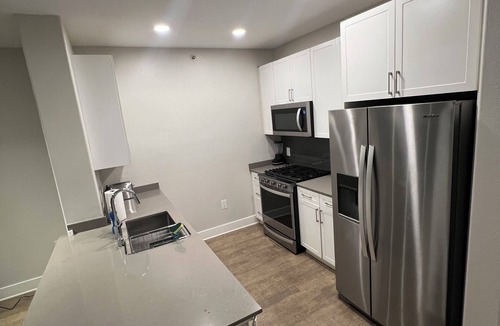 Greater Wilshire - Hancock Park Apartment | charming -bedroom apartment that’s very spacious in the Mid Wilshire area