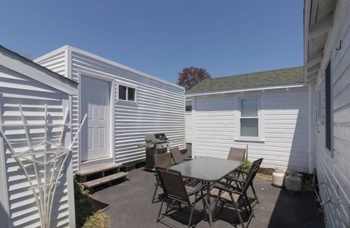 York Beach Cottage | Charming cottage with washer/dryer and patio - walk to Long Sands Beach