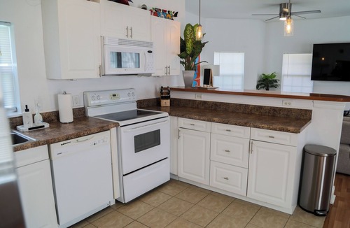 Downtown Cottage | Charming downtown cottage in historical Pensacola!