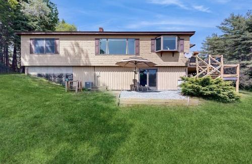 Gouldsboro House | Charming Lakefront House with Outdoor Firepit, Washer/Dryer and Wifi