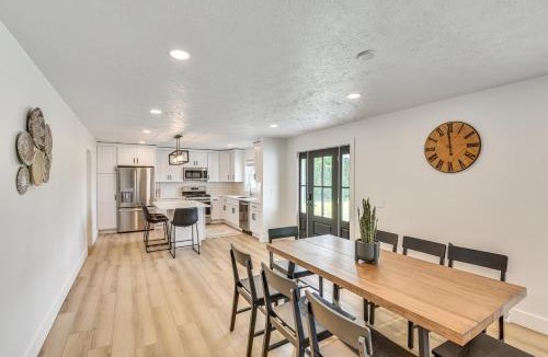Middlebury House | Charming Middlebury Retreat w/Patio & Fire Pit