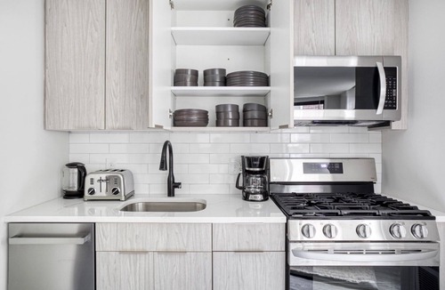 North End Apartment | Charming North End 2BR on Salem Street by Blueground
