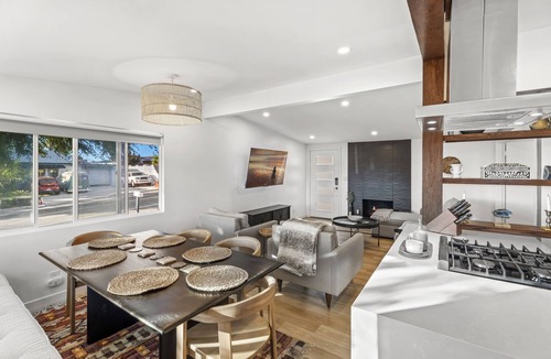 East Side Capistrano House | Charming Oceanside Escape! A hop away from beaches and restaurants