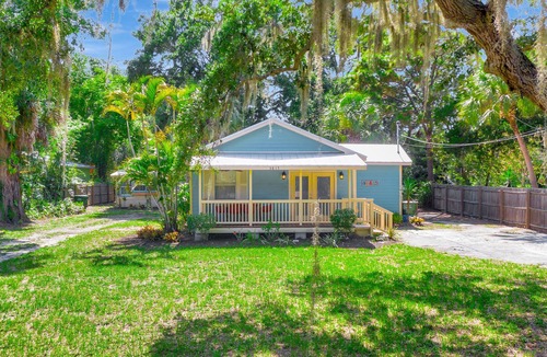 Bayou Oaks House | Charming Old Florida home & cabana close to everything with W/D & WiFi - dogs OK