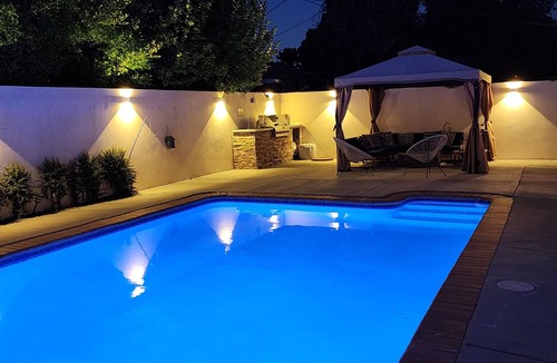 Reseda Apartment | Charming Private Guesthouse with Pool