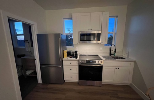 Carlsbad Apartment | Charming studio in awesome Carlsbad with WiFi, AC