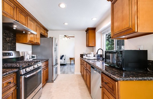 Chino Hills House | Cheerful 4 bedroom 3 bathroom house in Chino Hills
