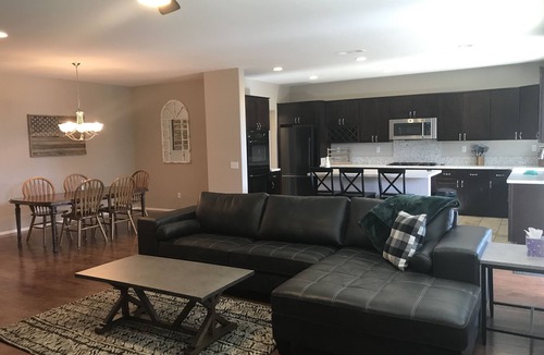 Menifee House | Cheerful 4 bedroom with garage parking