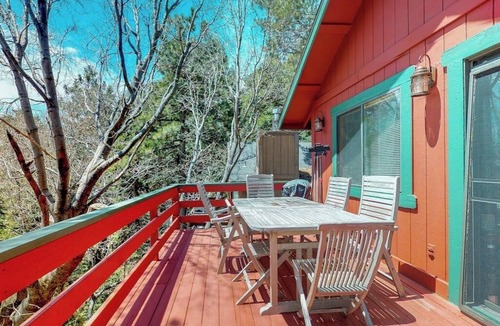 Arrowhead Villas Cabin | Cheery cabin with gas grill, patio, deck, outdoor space, & near lake